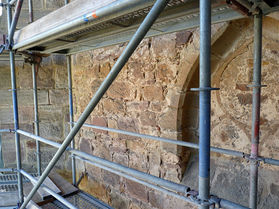 Arbeiten an der Südfassade (Foto: Karl-Franz Thiede)